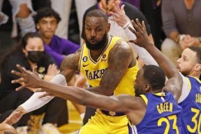 kaiyun app-关于场上大战硝烟弥漫，球员实力碰撞的信息