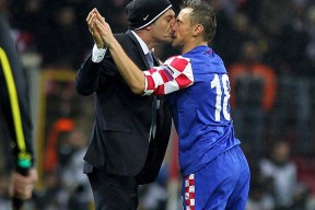 开云体育官网-老马砍下三双带领骑士胜魔术，实力再现，奠定领导地位()